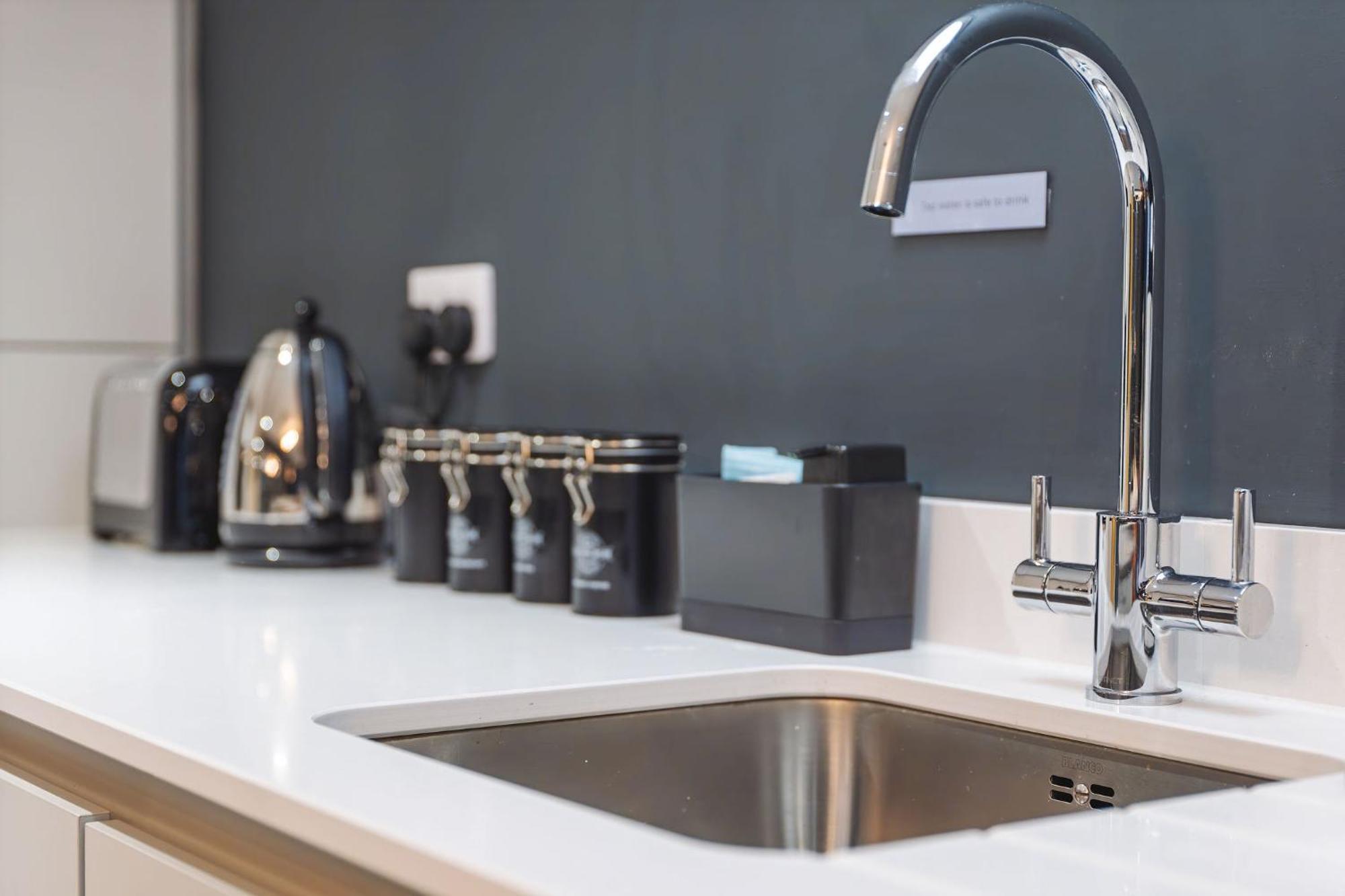 Righ Properties - Luxury West End Artisan Apartment EDI Kültér fotó